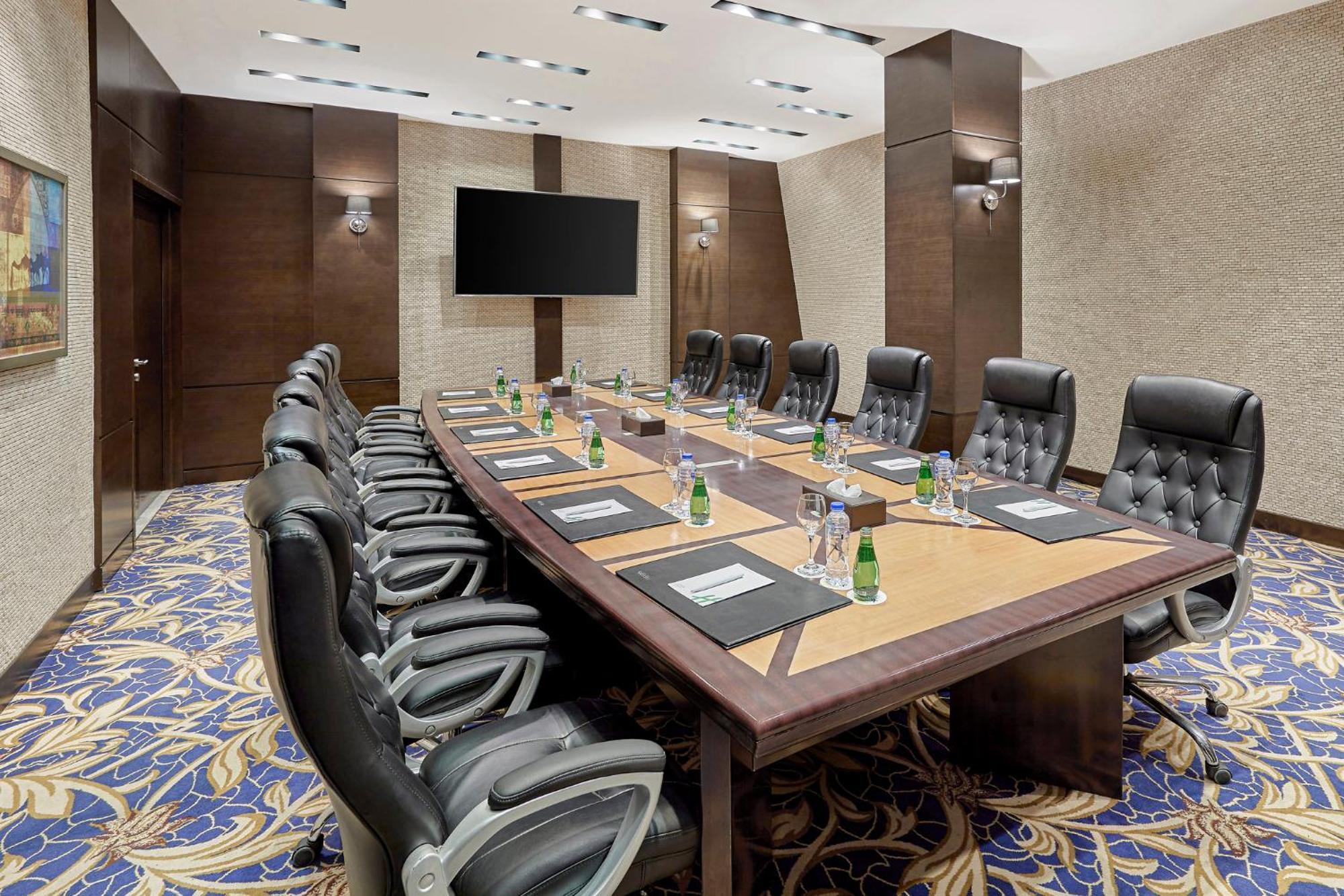 Holiday Inn Tabuk By Ihg Экстерьер фото